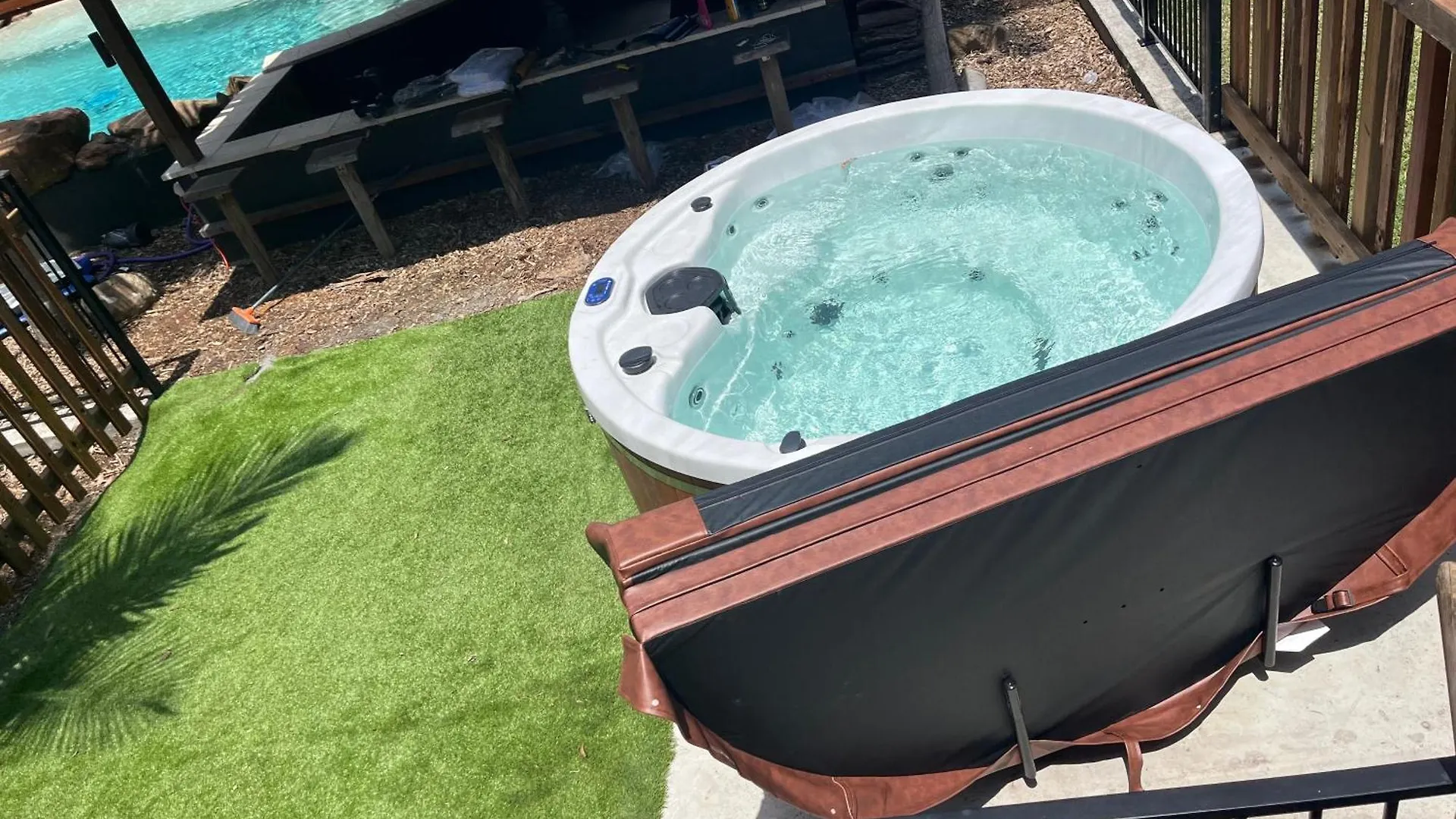 2 Bedroom Cottage With Lagoon Pool & Spa Capalaba Konukevi